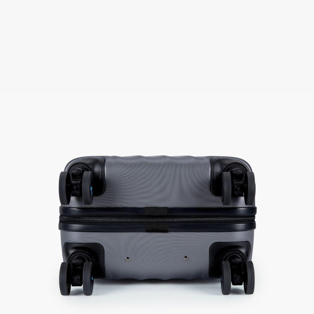 Globetrotter 20" Hardside Rolling Carry-on Stylish Suitcase