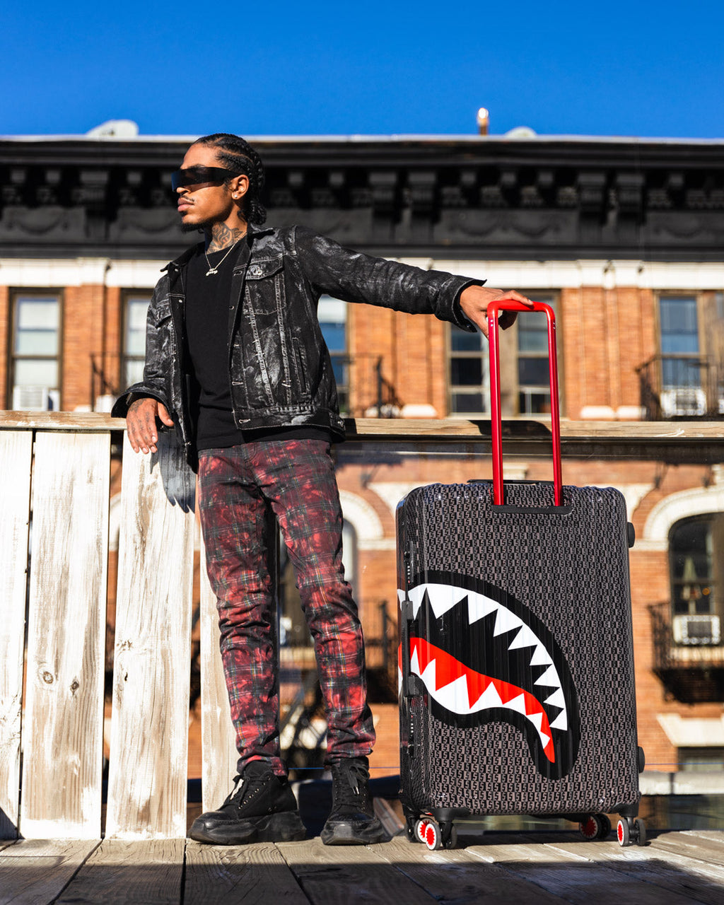 SPRAYGATTI REVV SHARKNAUTICS HARDSHELL FULL-SIZE LUGGAGE