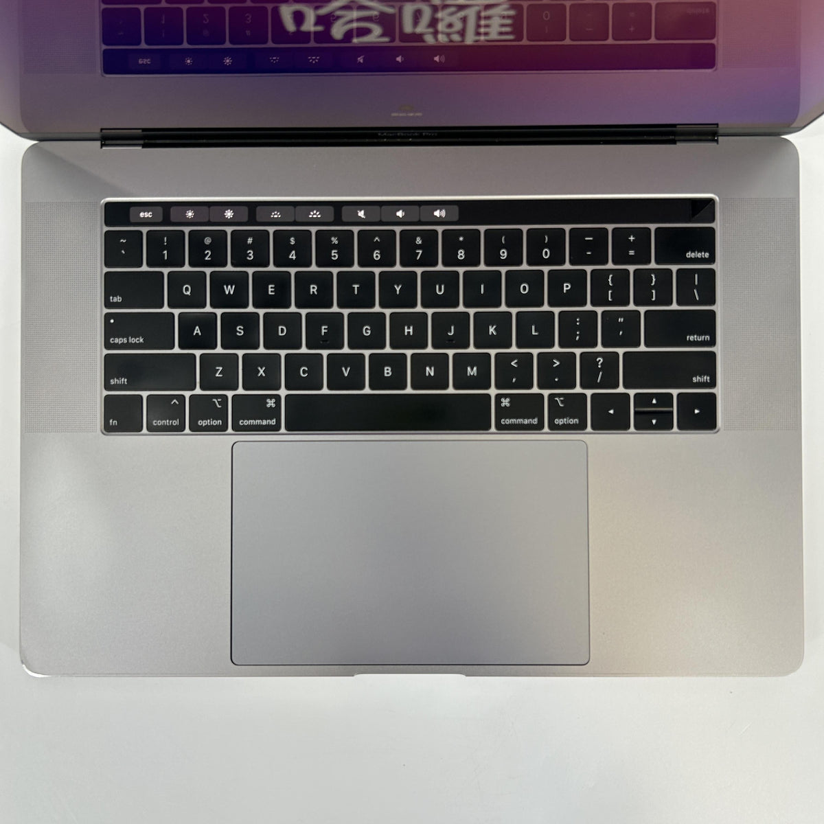 Apple MacBook Pro 15 Touch Bar 2018 Space Gray 2.9 GHz Intel Core i9 8th Gen. 32GB RAM 1TB Solid State Drive AMD - Image 2