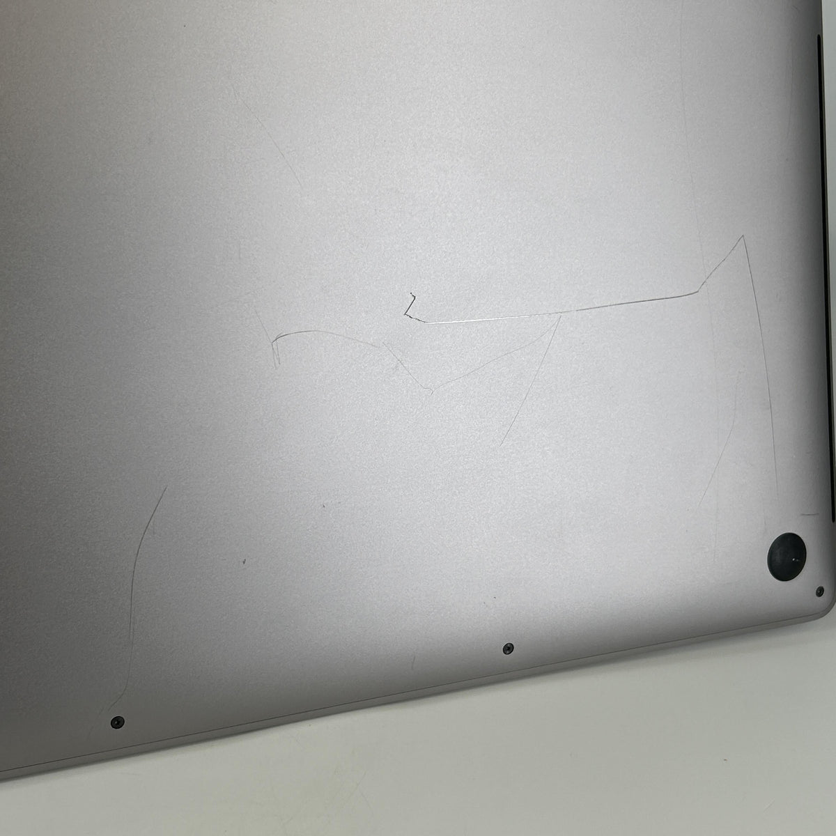 Apple MacBook Pro 15 Touch Bar 2018 Space Gray 2.9 GHz Intel Core i9 8th Gen. 32GB RAM 1TB Solid State Drive AMD - Image 14