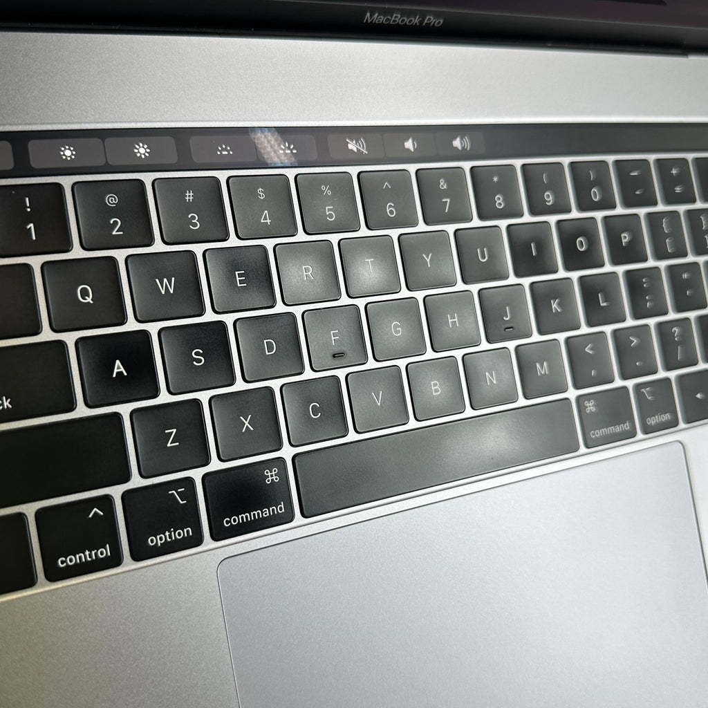 Apple MacBook Pro 15 Touch Bar 2018 Space Gray 2.9 GHz Intel Core i9 8th Gen. 32GB RAM 1TB Solid State Drive AMD - Image 19