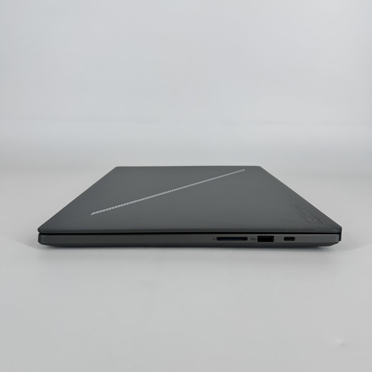 Asus ROG Zephyrus G16 GU605 16 Black 2.9 GHz Intel Core Ultra 9 Series 2 32GB RAM 2TB Solid State Drive NVIDIA - Image 9